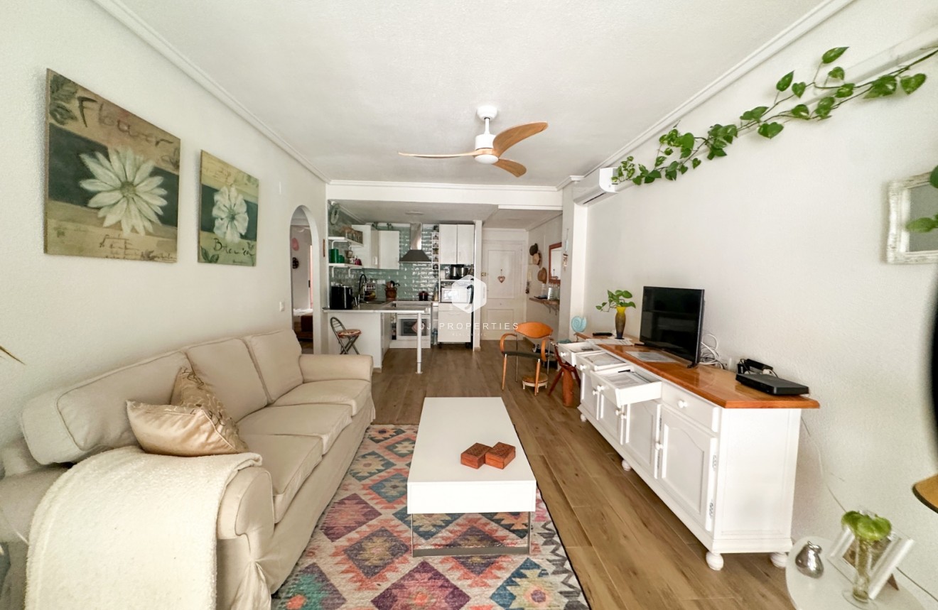 Z drugiej ręki - Mieszkanie w bloku -
Torrevieja - Costa Blanca