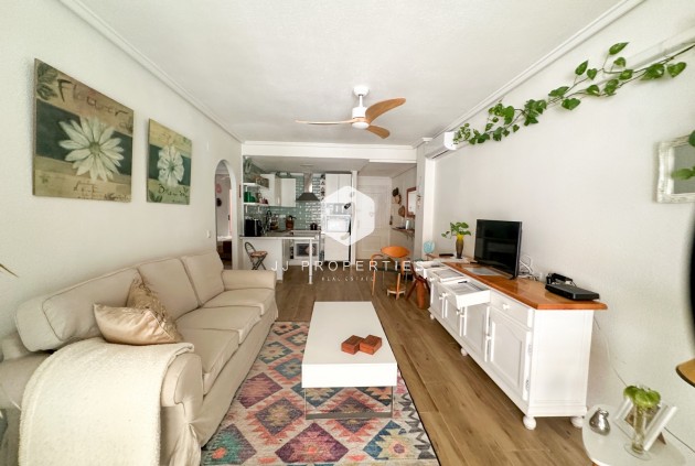 Z drugiej ręki - Mieszkanie w bloku -
Torrevieja - Costa Blanca