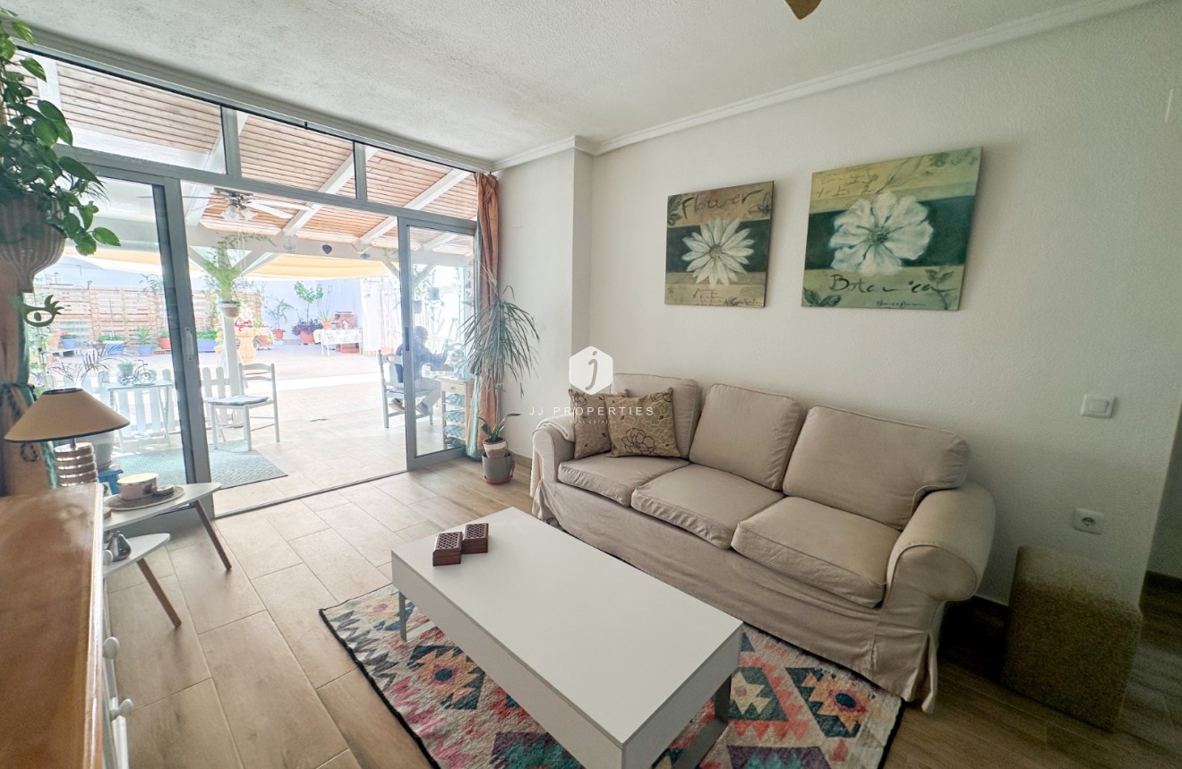 Z drugiej ręki - Mieszkanie w bloku -
Torrevieja - Costa Blanca