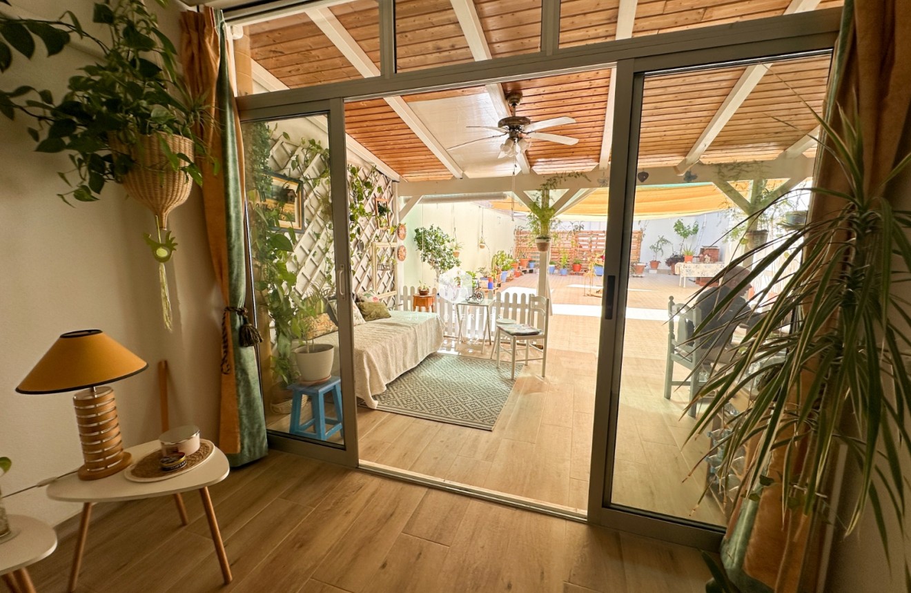 Z drugiej ręki - Mieszkanie w bloku -
Torrevieja - Costa Blanca