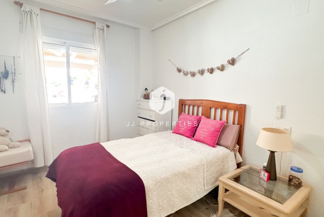 Z drugiej ręki - Mieszkanie w bloku -
Torrevieja - Costa Blanca