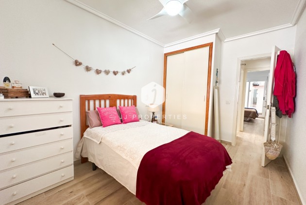 Z drugiej ręki - Mieszkanie w bloku -
Torrevieja - Costa Blanca