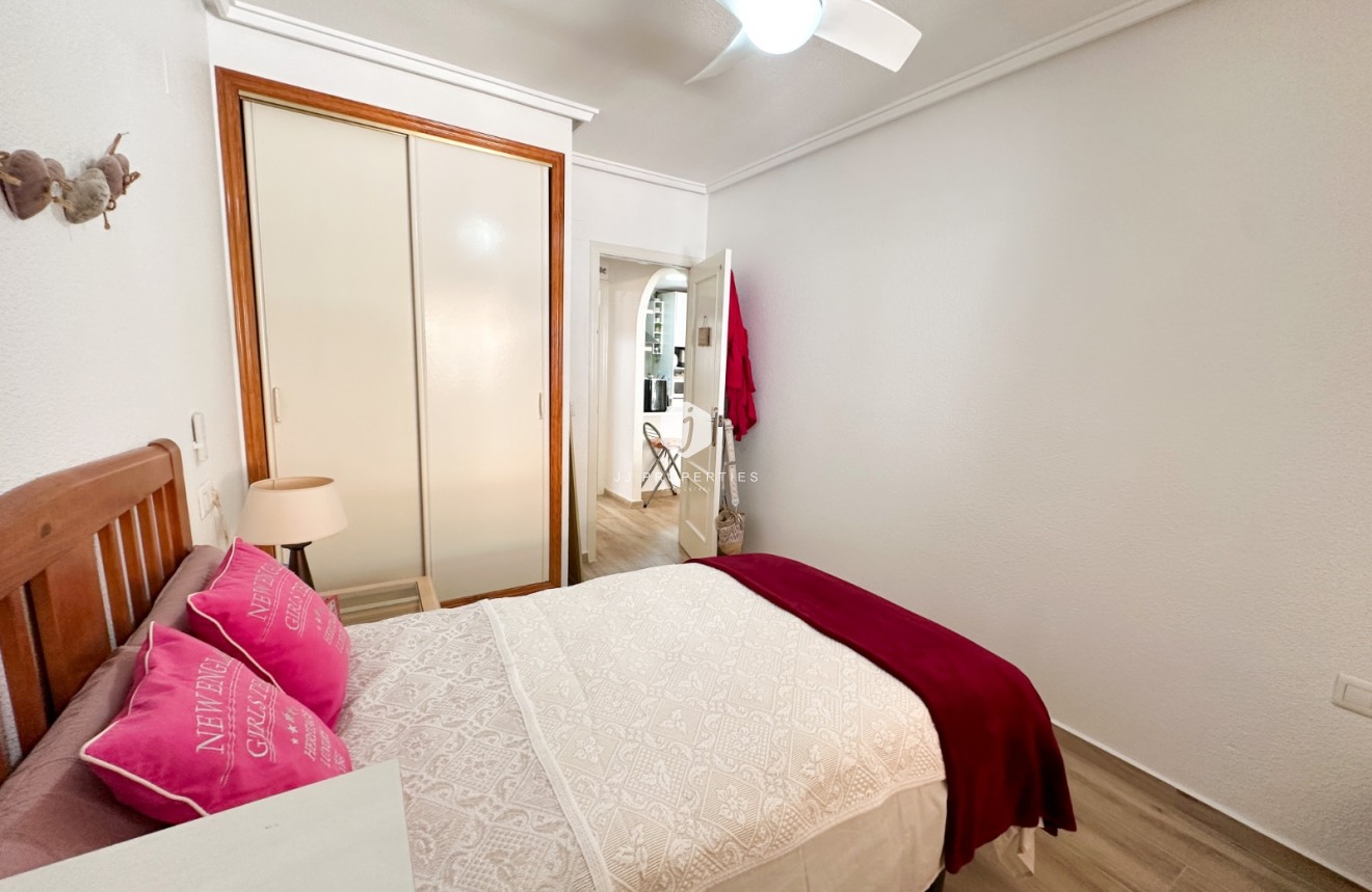 Z drugiej ręki - Mieszkanie w bloku -
Torrevieja - Costa Blanca