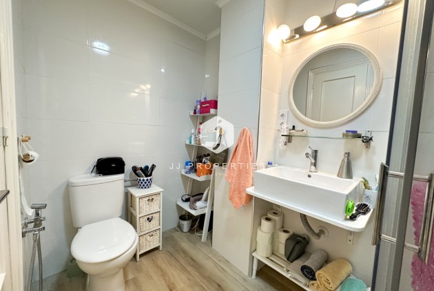 Z drugiej ręki - Mieszkanie w bloku -
Torrevieja - Costa Blanca