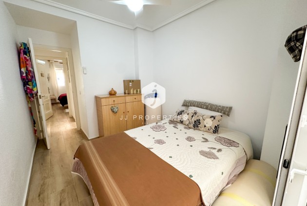 Z drugiej ręki - Mieszkanie w bloku -
Torrevieja - Costa Blanca