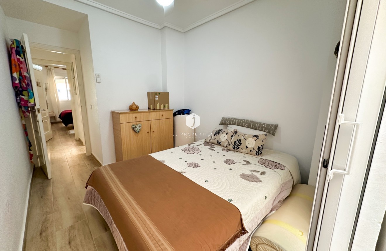 Z drugiej ręki - Mieszkanie w bloku -
Torrevieja - Costa Blanca