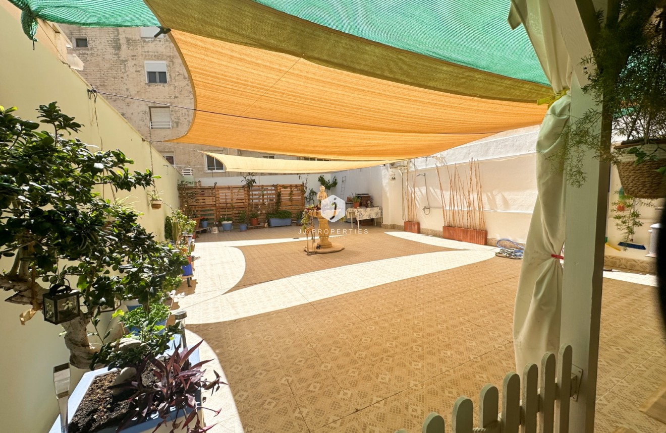 Z drugiej ręki - Mieszkanie w bloku -
Torrevieja - Costa Blanca