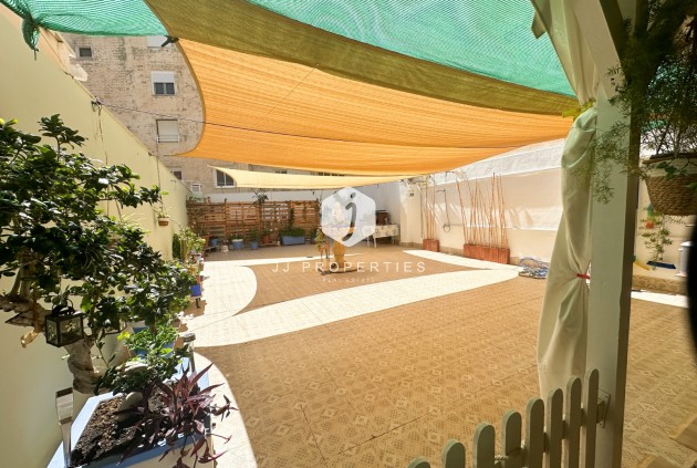 Z drugiej ręki - Mieszkanie w bloku -
Torrevieja - Costa Blanca