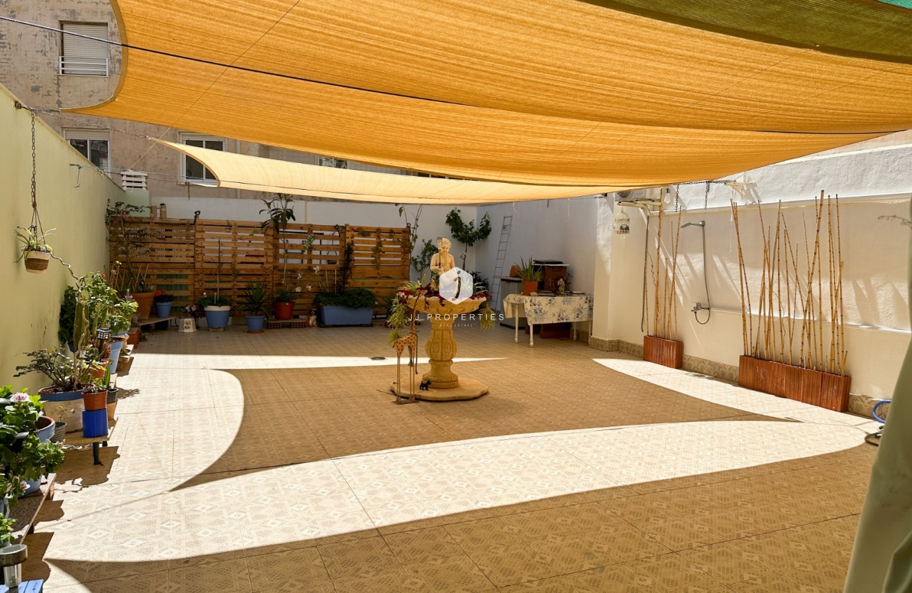 Z drugiej ręki - Mieszkanie w bloku -
Torrevieja - Costa Blanca