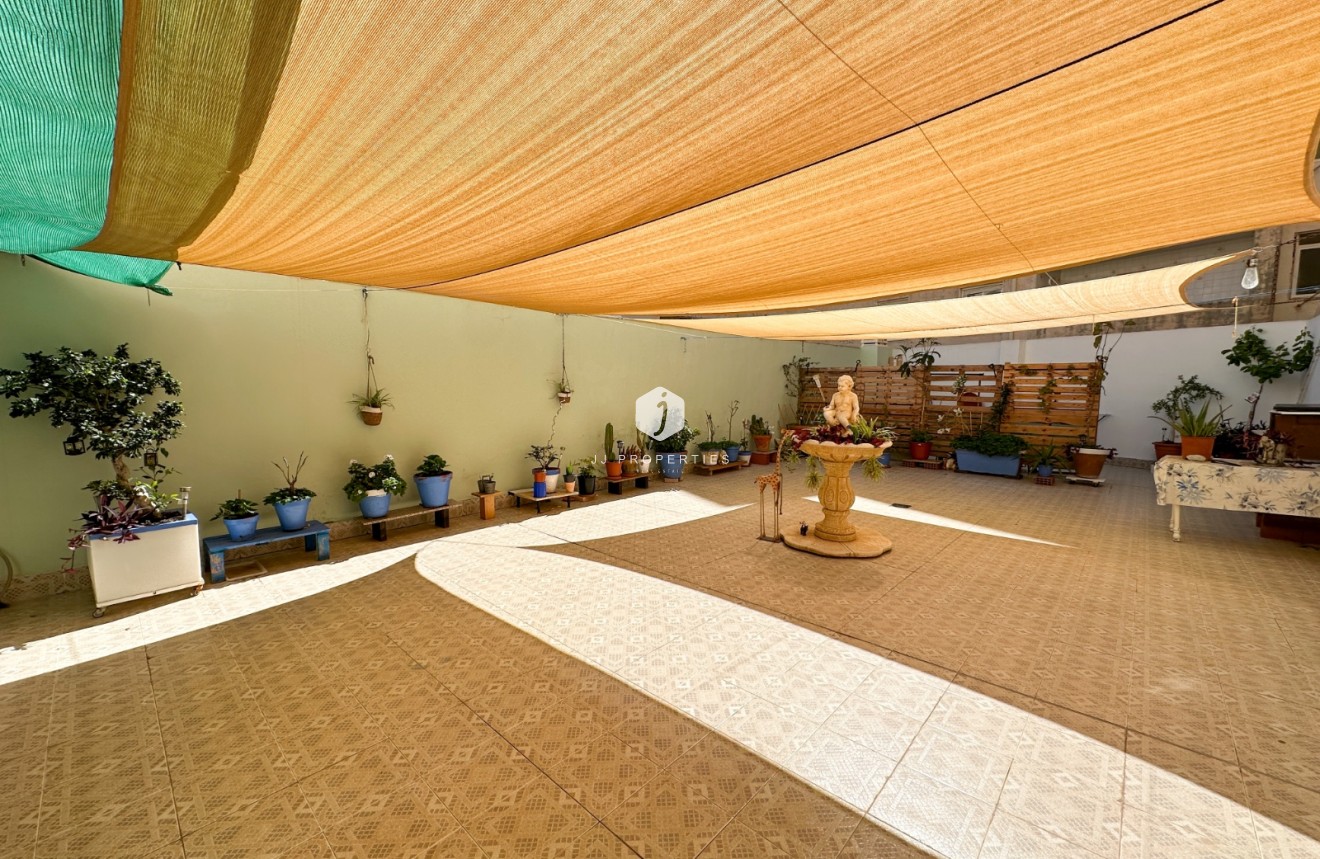 Z drugiej ręki - Mieszkanie w bloku -
Torrevieja - Costa Blanca