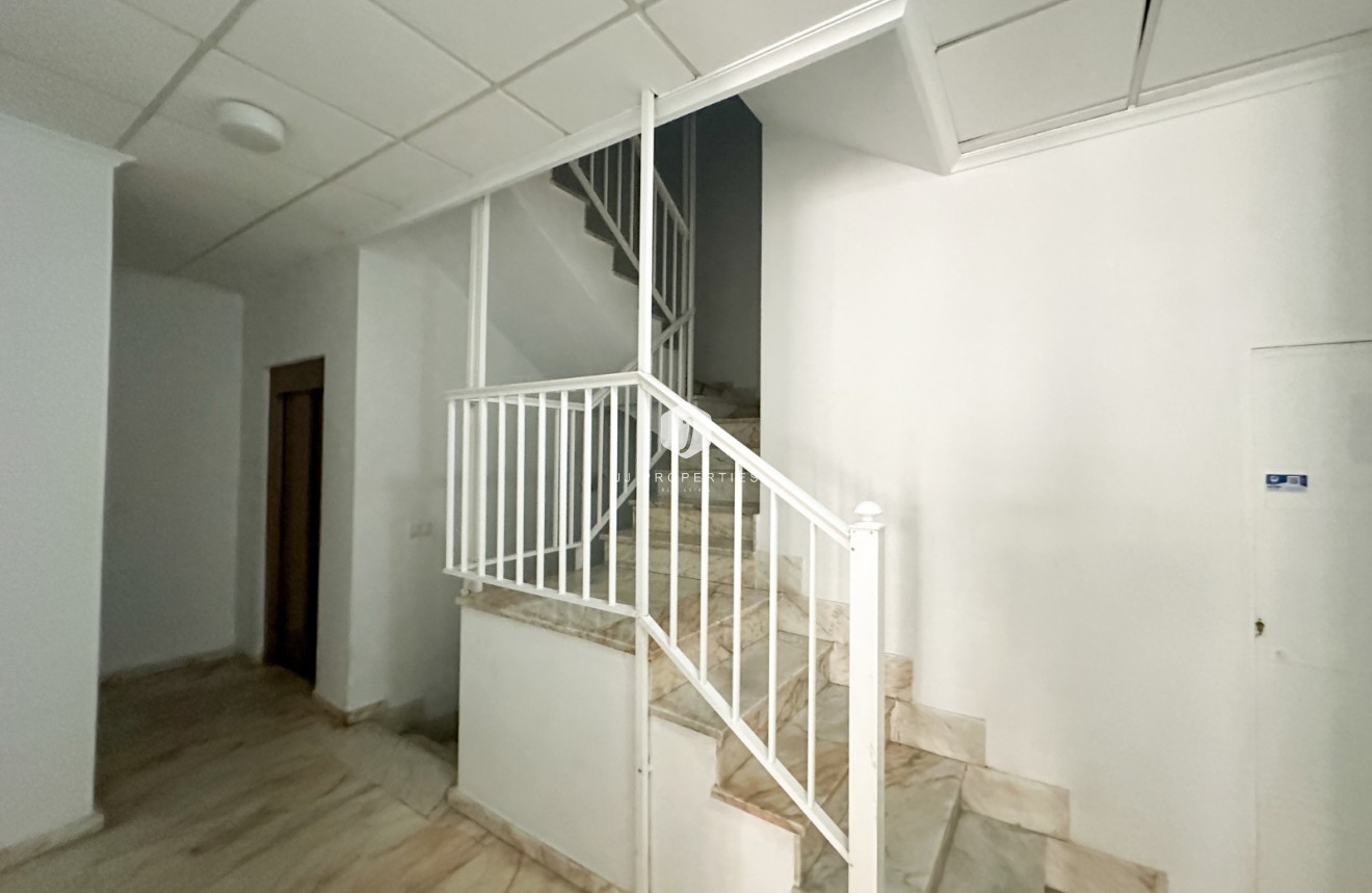 Z drugiej ręki - Mieszkanie w bloku -
Torrevieja - Costa Blanca