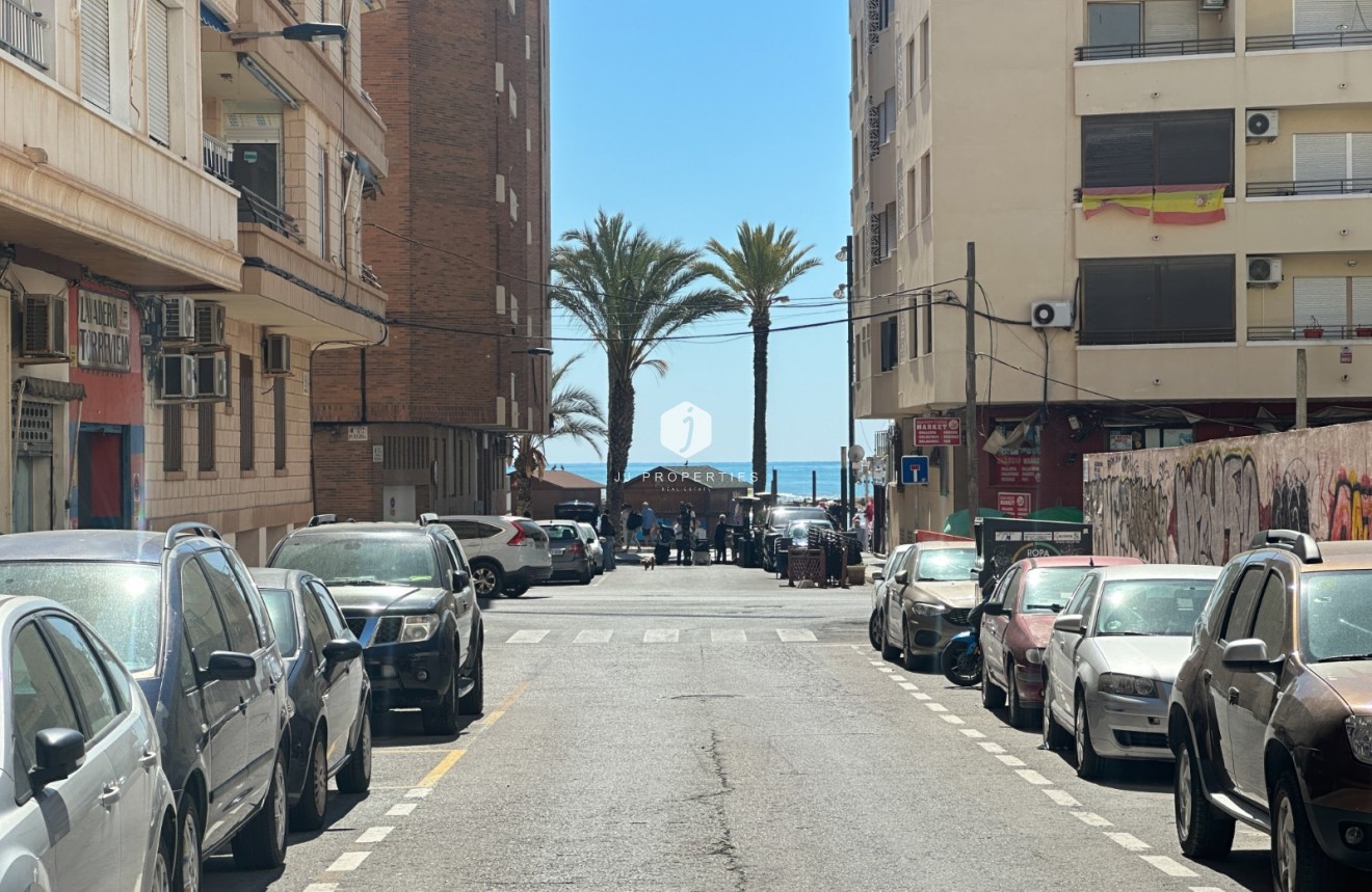 Z drugiej ręki - Mieszkanie w bloku -
Torrevieja - Costa Blanca