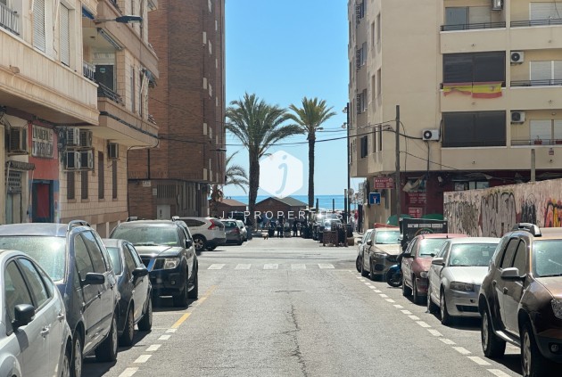 Z drugiej ręki - Mieszkanie w bloku -
Torrevieja - Costa Blanca