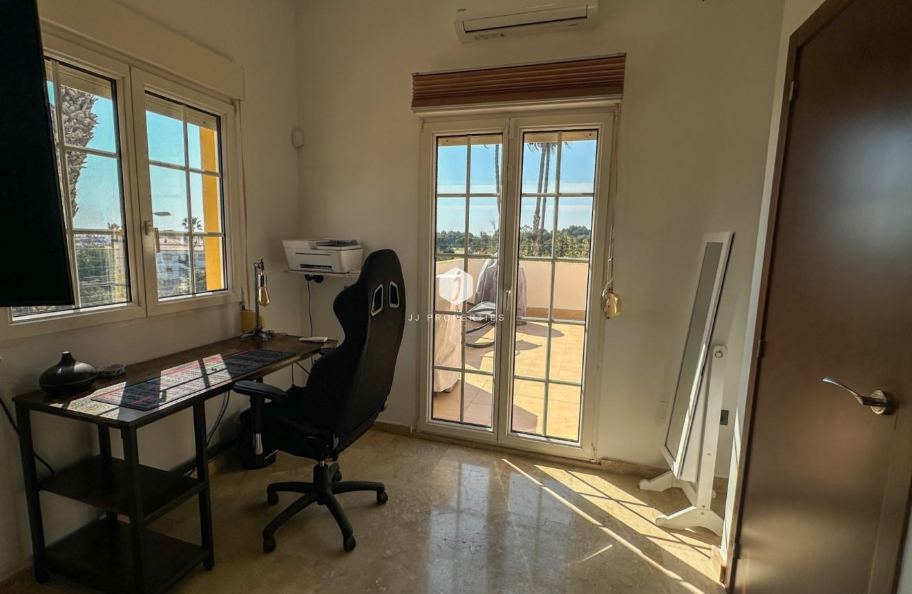 D'occasion - Duplex -
Orihuela Costa - Costa Blanca
