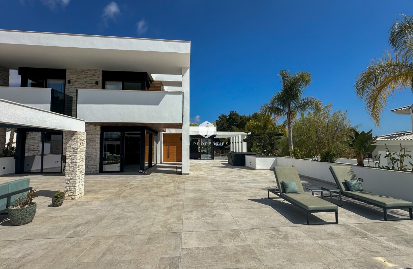 Resale - Villa -
Orihuela Costa - Costa Blanca