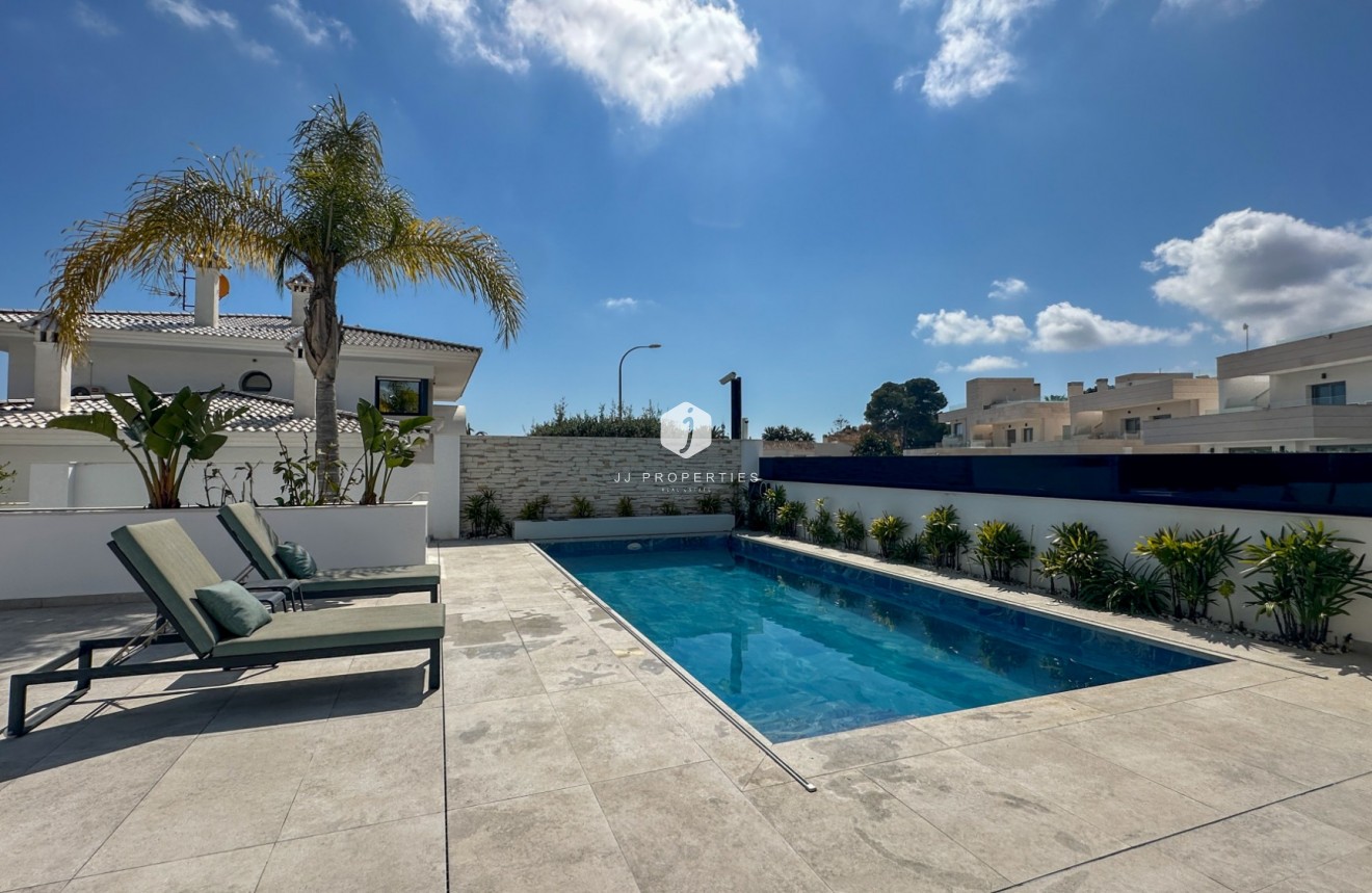 Resale - Villa -
Orihuela Costa - Costa Blanca