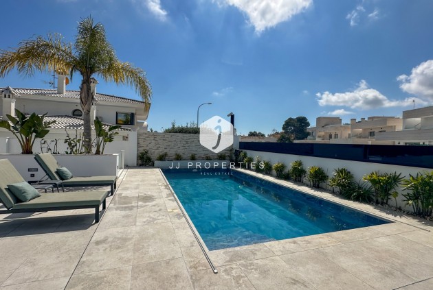 Resale - Villa -
Orihuela Costa - Costa Blanca