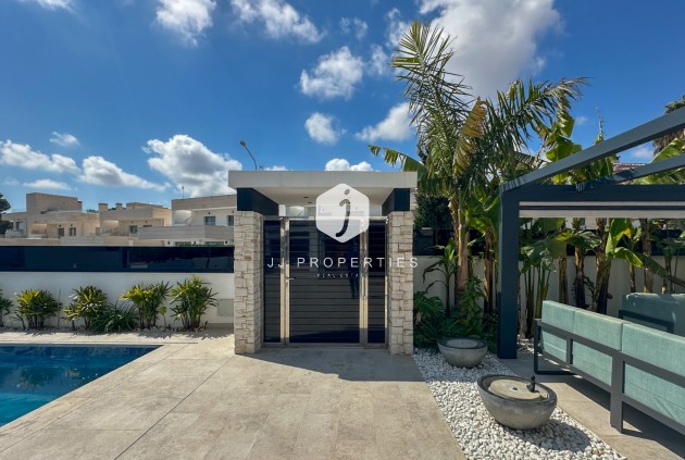 Resale - Villa -
Orihuela Costa - Costa Blanca
