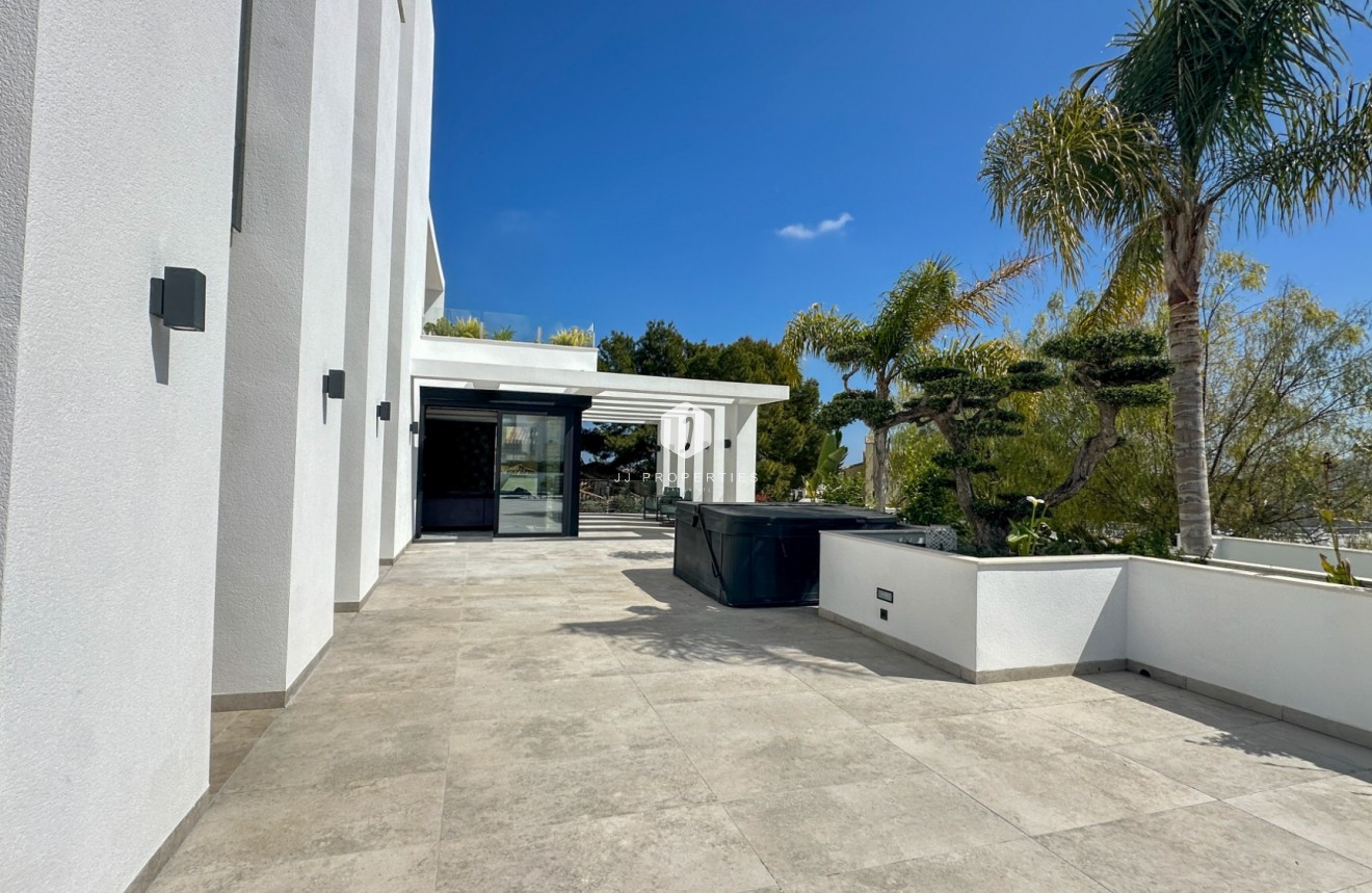 Resale - Villa -
Orihuela Costa - Costa Blanca