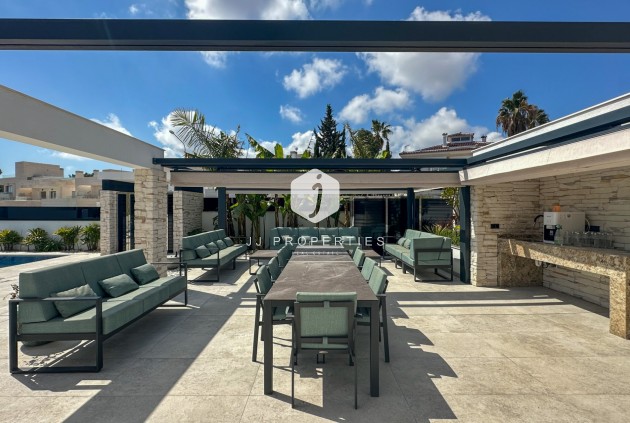 Resale - Villa -
Orihuela Costa - Costa Blanca