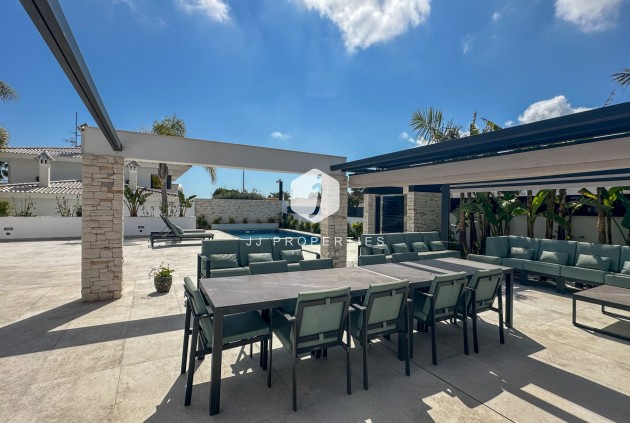 Resale - Villa -
Orihuela Costa - Costa Blanca