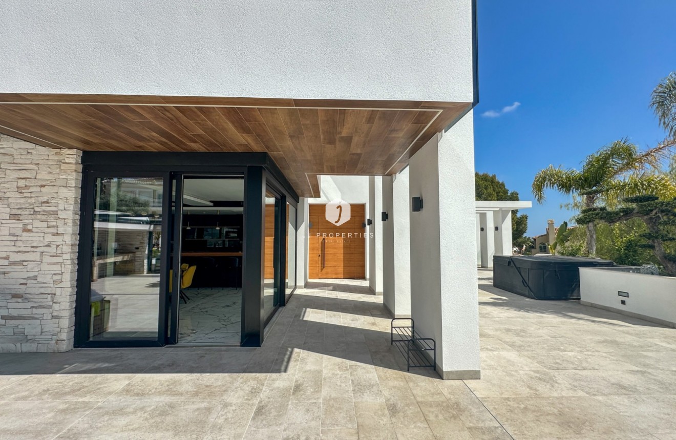 Resale - Villa -
Orihuela Costa - Costa Blanca