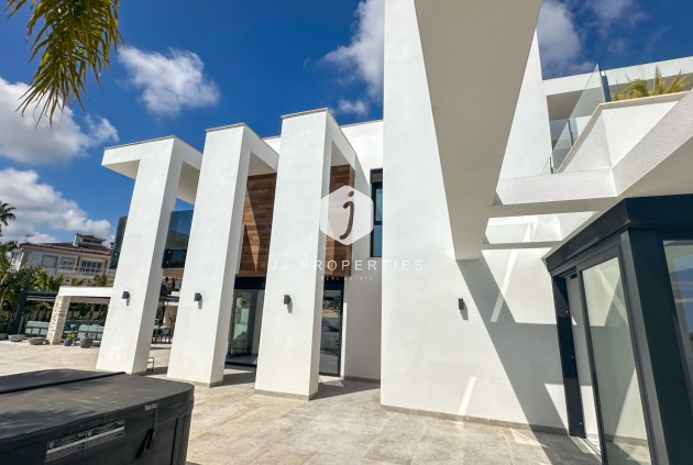 Resale - Villa -
Orihuela Costa - Costa Blanca