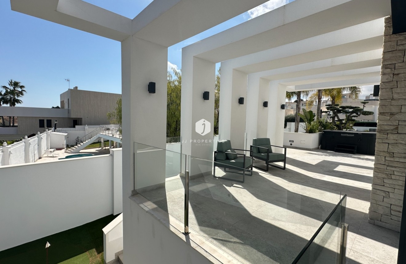 Resale - Villa -
Orihuela Costa - Costa Blanca