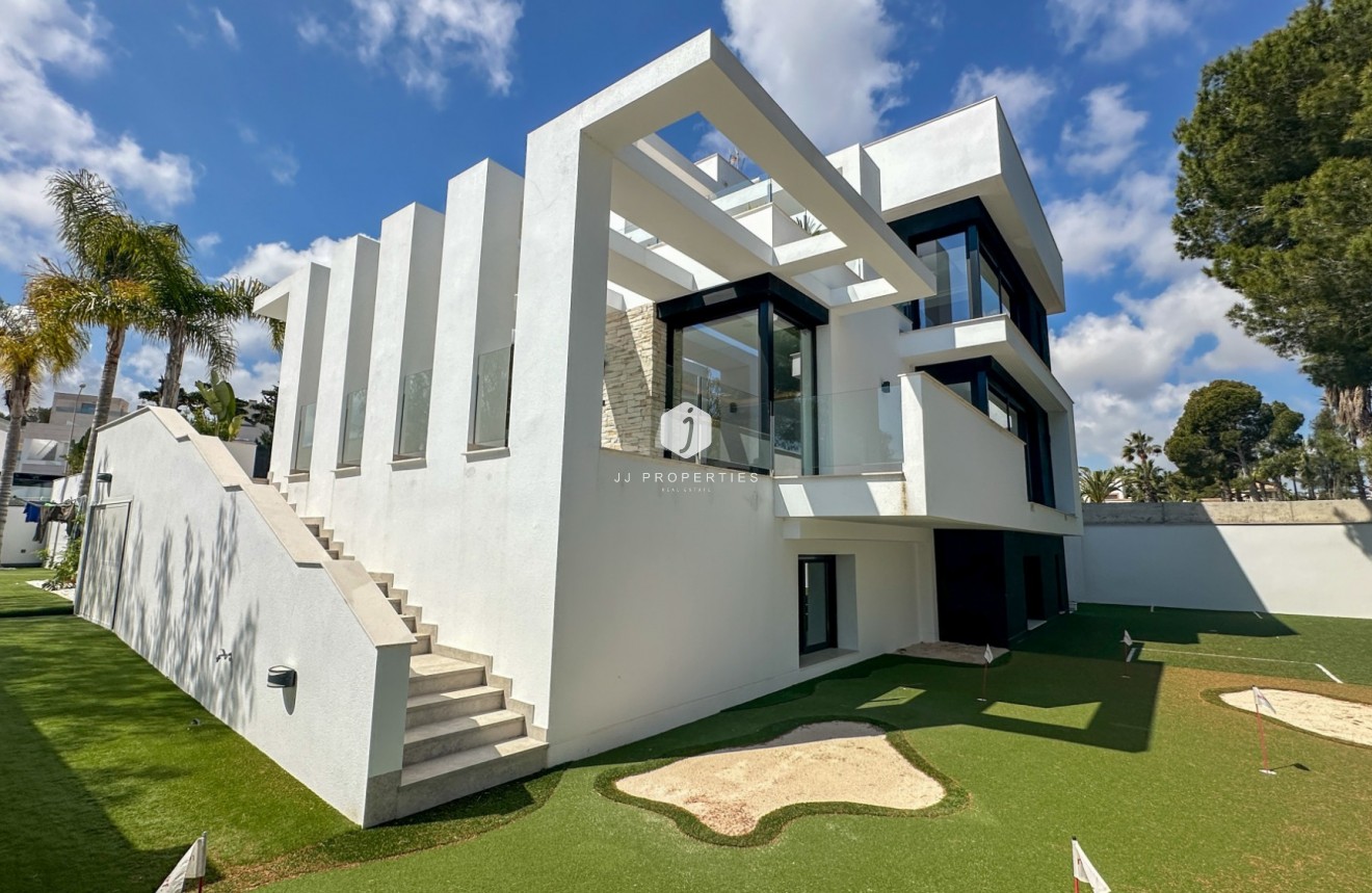 Resale - Villa -
Orihuela Costa - Costa Blanca