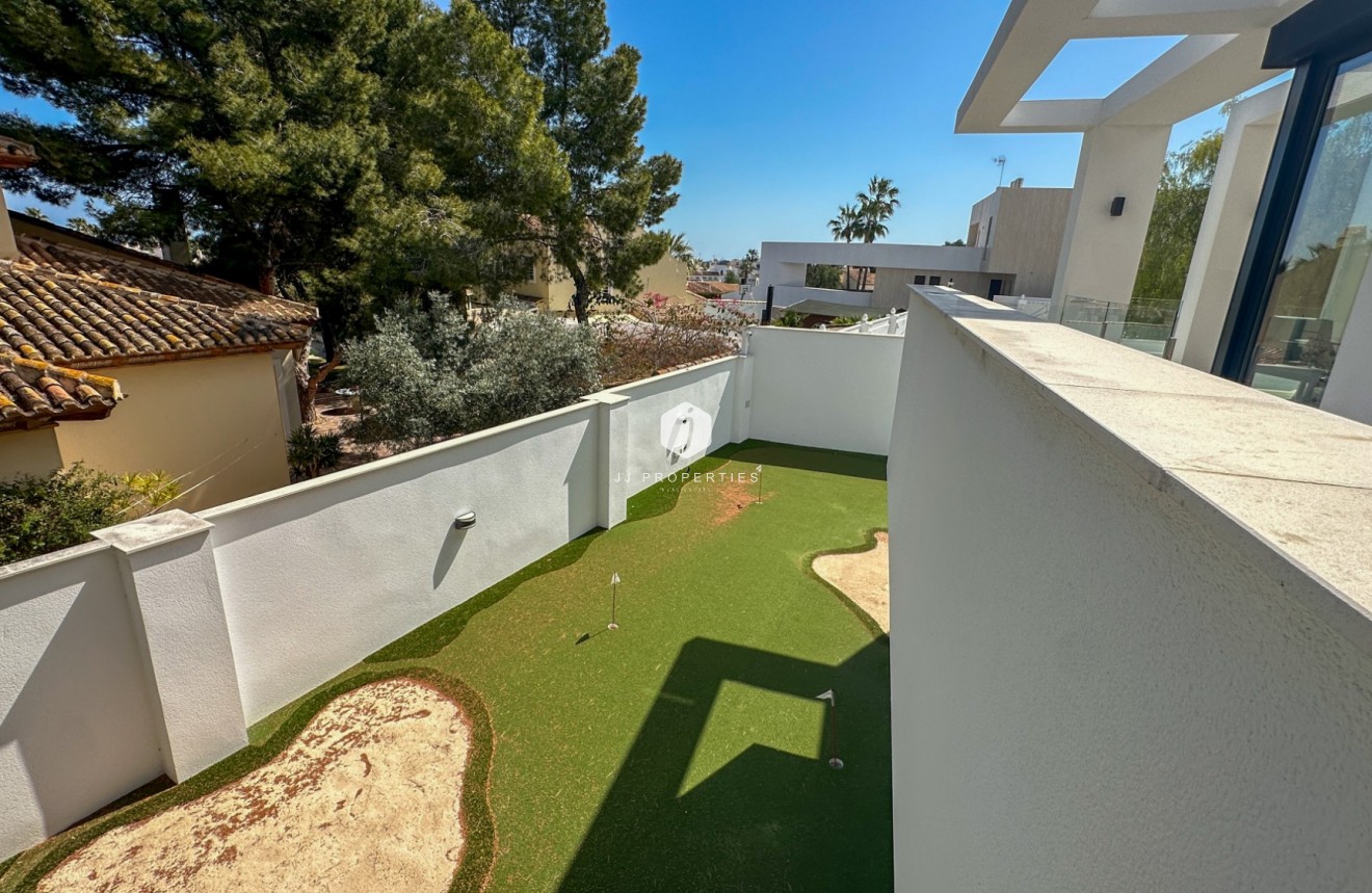 Resale - Villa -
Orihuela Costa - Costa Blanca