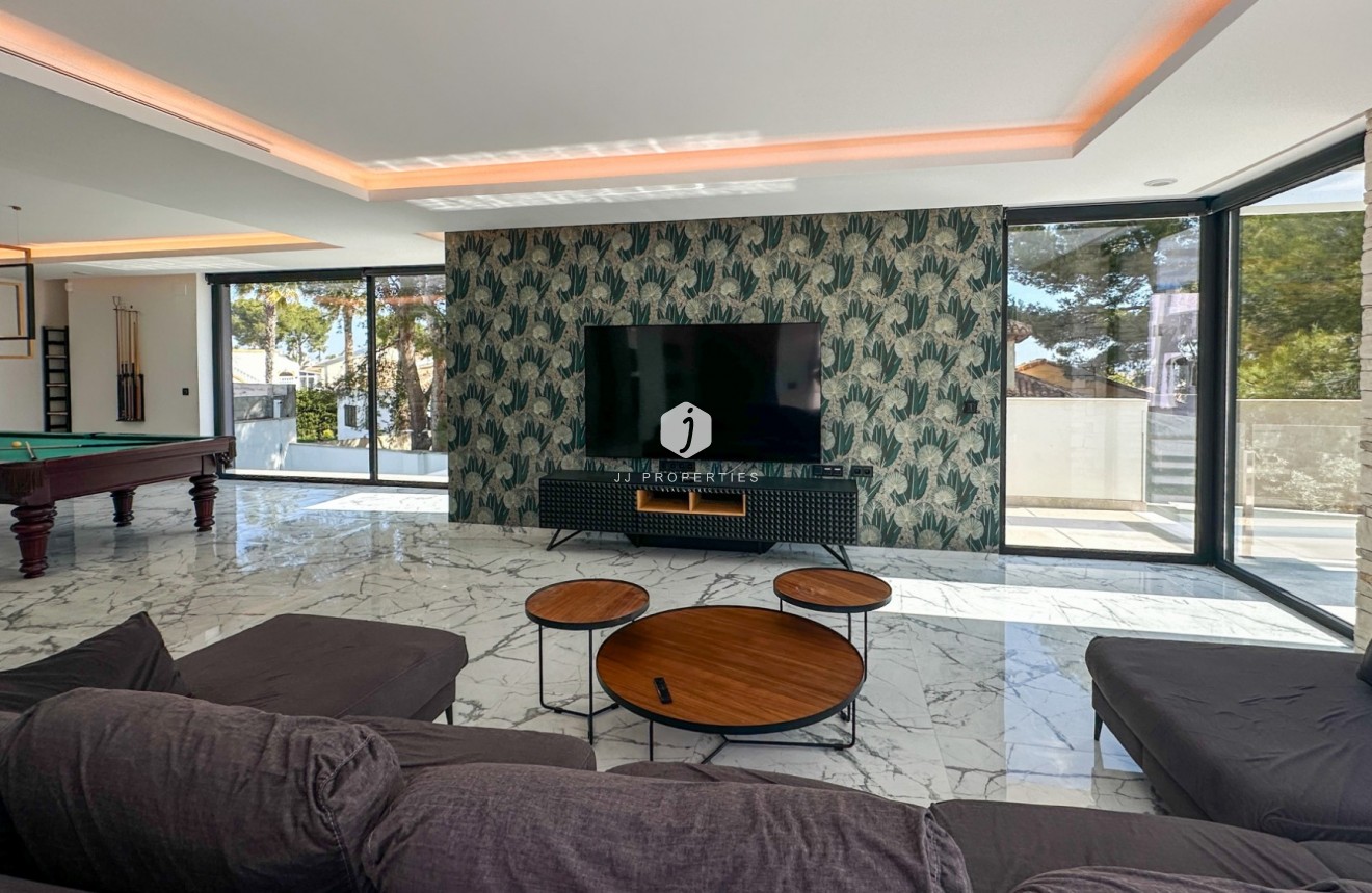 Resale - Villa -
Orihuela Costa - Costa Blanca