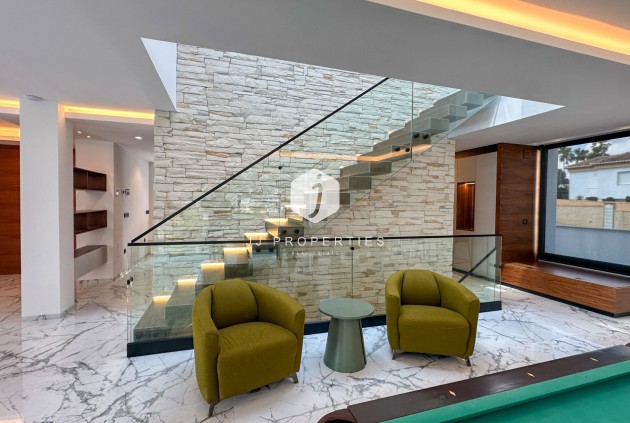 Resale - Villa -
Orihuela Costa - Costa Blanca