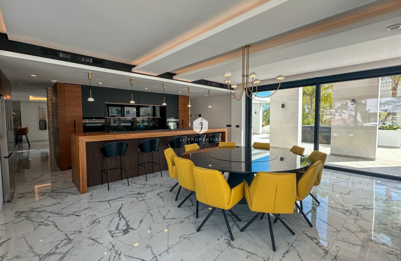 Resale - Villa -
Orihuela Costa - Costa Blanca