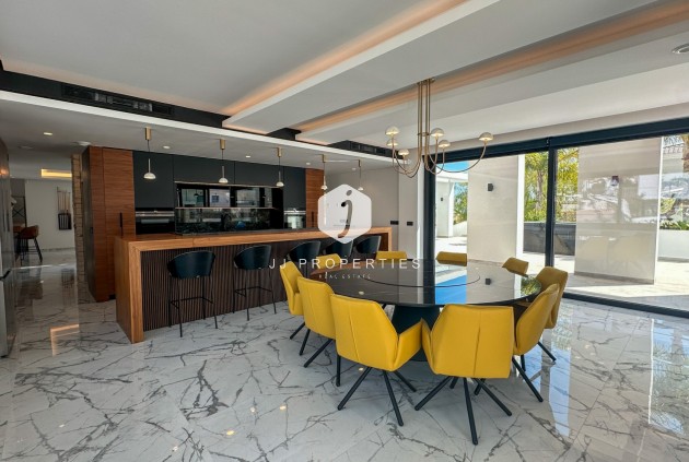 Resale - Villa -
Orihuela Costa - Costa Blanca