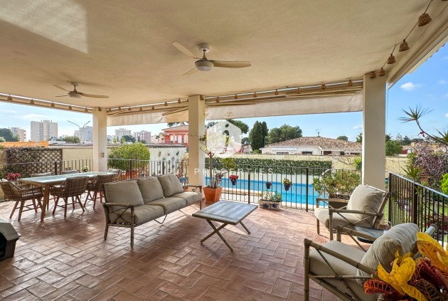 Aus zweiter Hand - Villa -
Dehesa de Campoamor - Costa Blanca