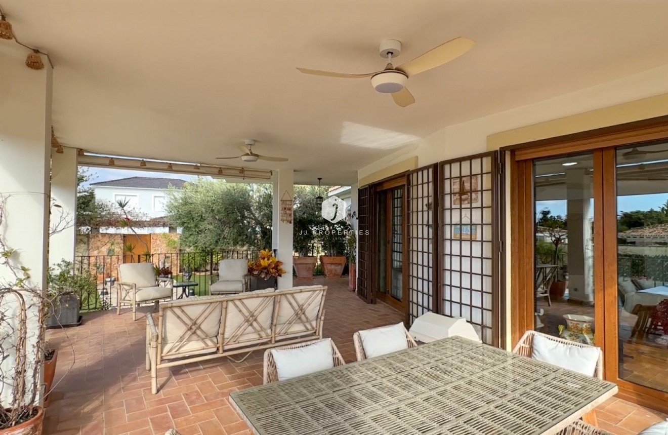 Aus zweiter Hand - Villa -
Dehesa de Campoamor - Costa Blanca