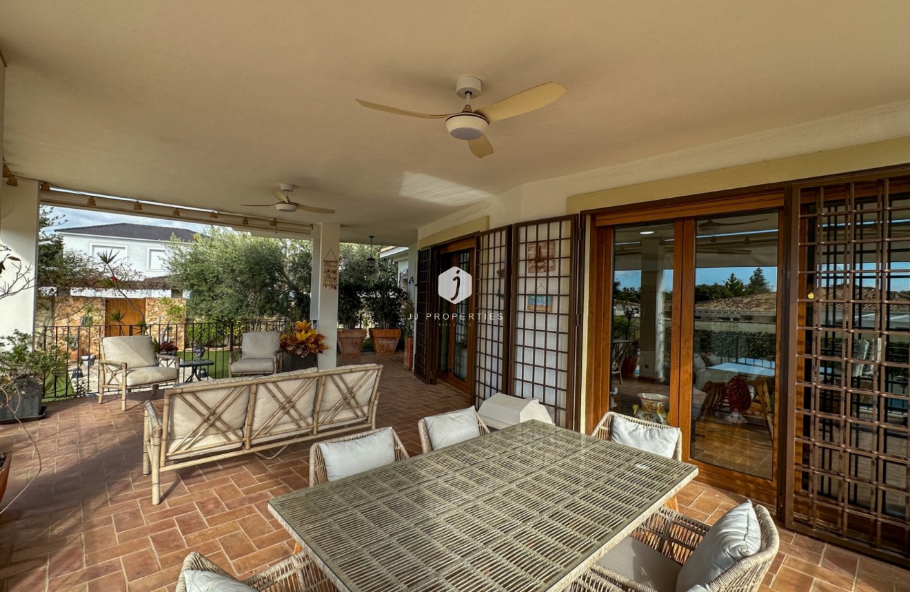 Aus zweiter Hand - Villa -
Dehesa de Campoamor - Costa Blanca