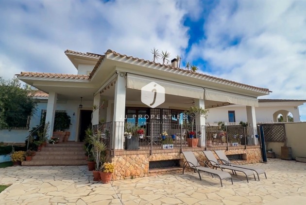 Aus zweiter Hand - Villa -
Dehesa de Campoamor - Costa Blanca