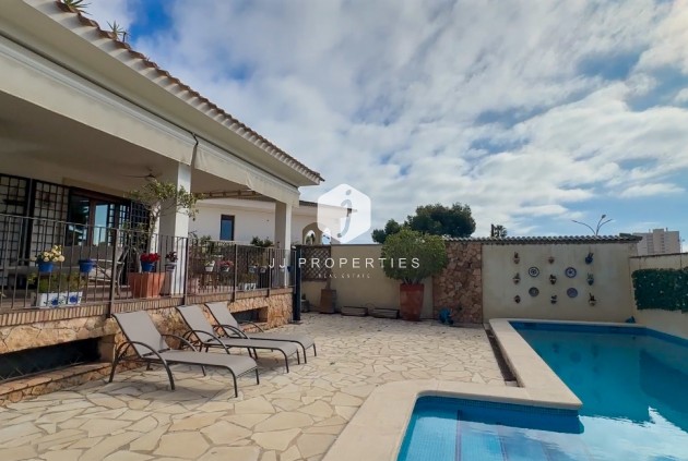 Aus zweiter Hand - Villa -
Dehesa de Campoamor - Costa Blanca