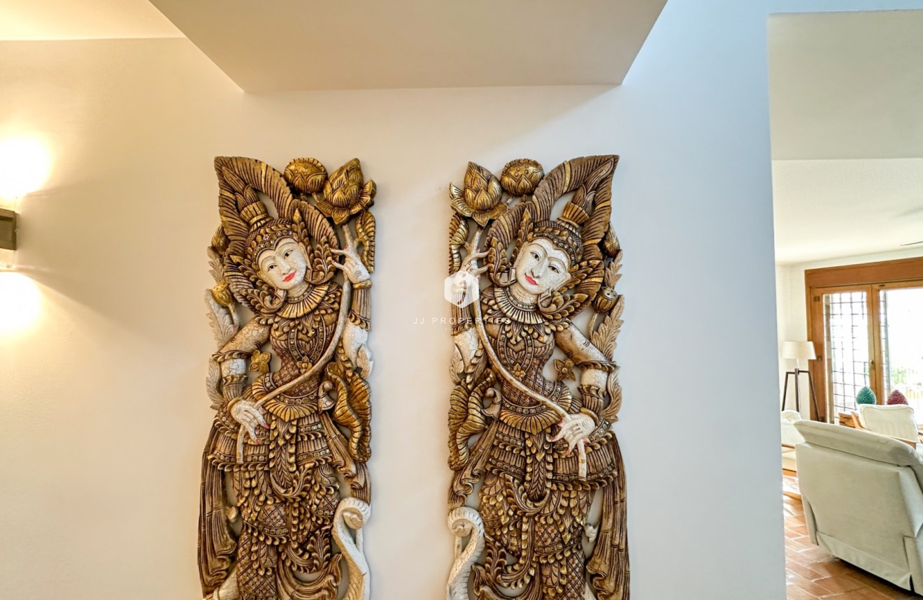 Aus zweiter Hand - Villa -
Dehesa de Campoamor - Costa Blanca