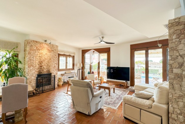 Aus zweiter Hand - Villa -
Dehesa de Campoamor - Costa Blanca