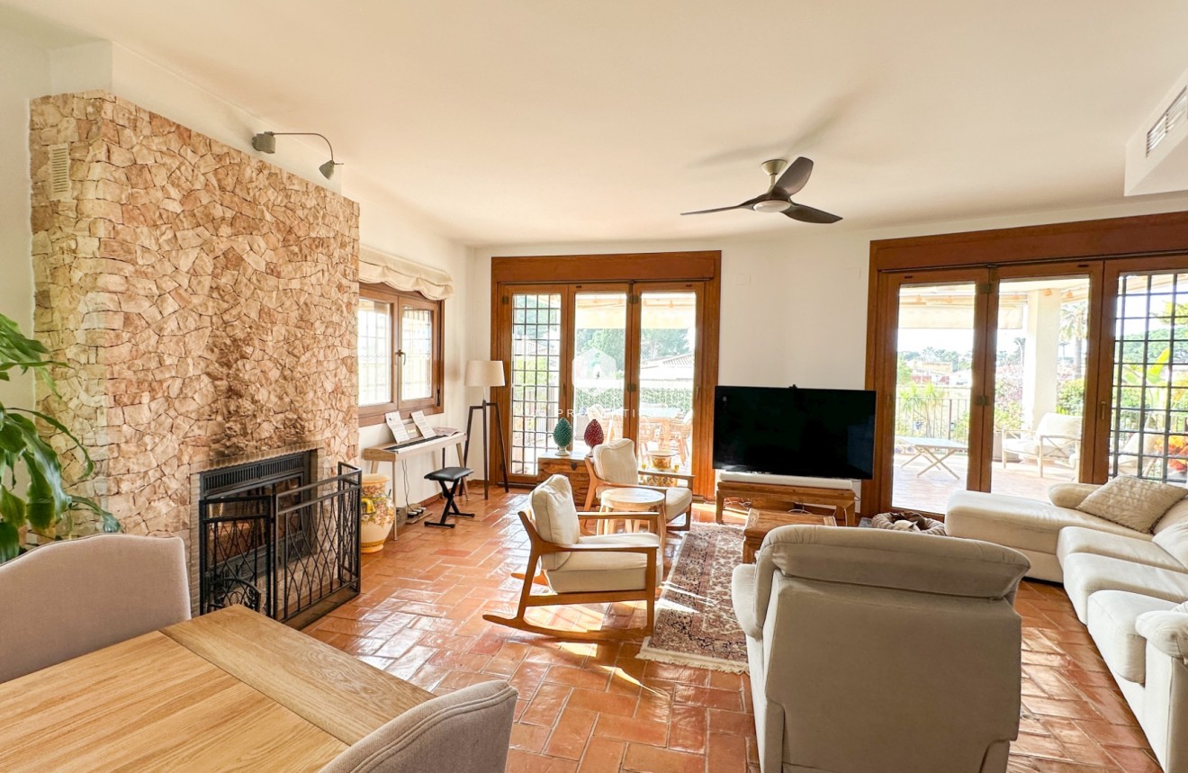 Aus zweiter Hand - Villa -
Dehesa de Campoamor - Costa Blanca