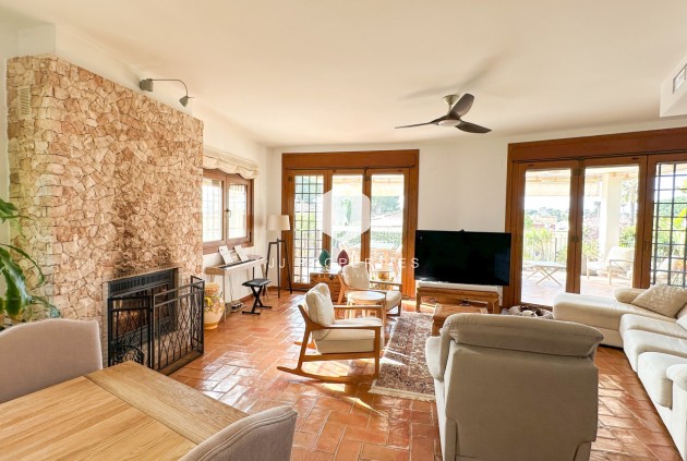 Aus zweiter Hand - Villa -
Dehesa de Campoamor - Costa Blanca