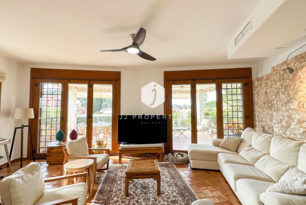 Aus zweiter Hand - Villa -
Dehesa de Campoamor - Costa Blanca