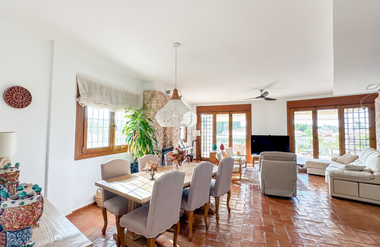 Aus zweiter Hand - Villa -
Dehesa de Campoamor - Costa Blanca