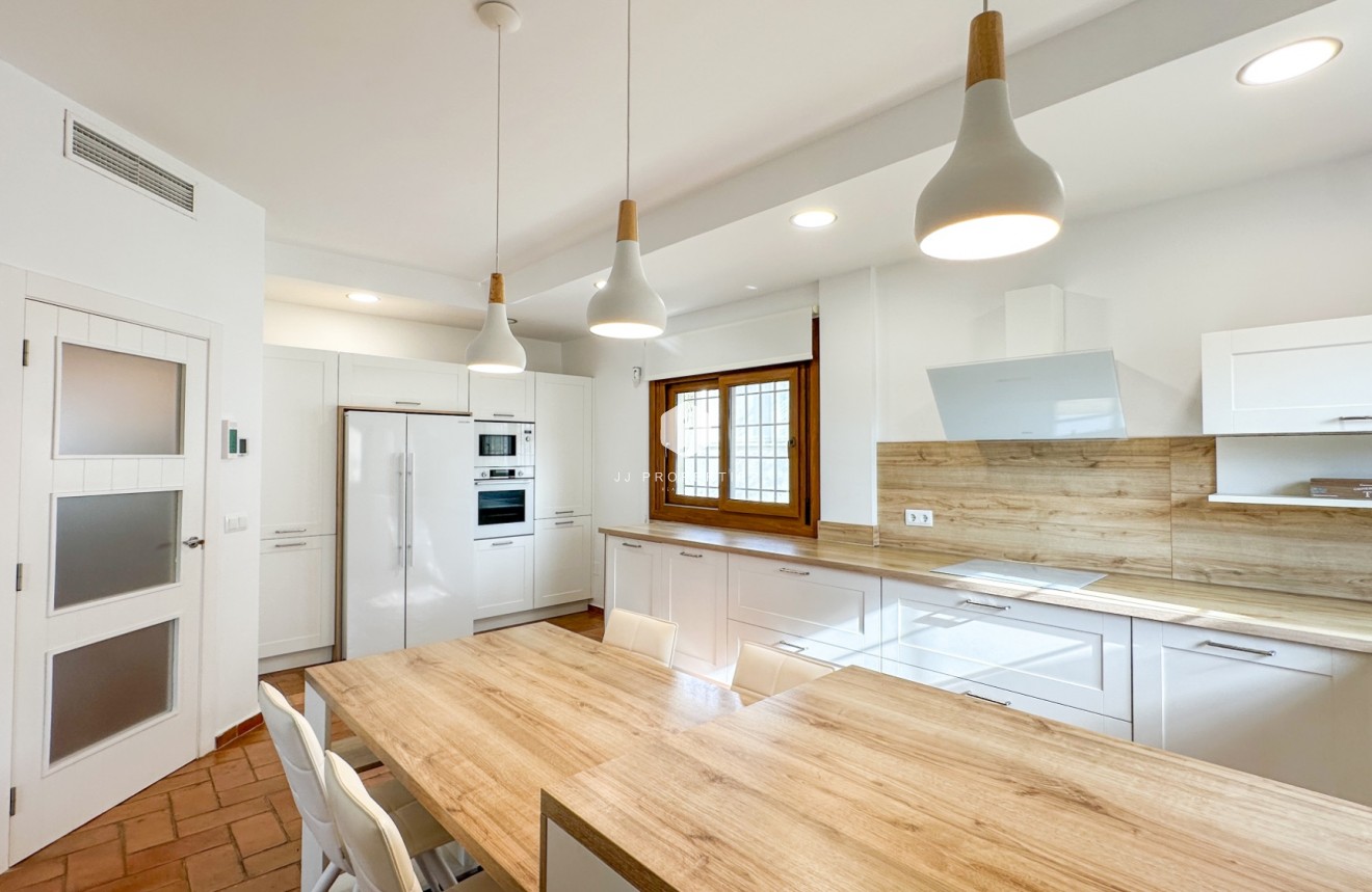 Aus zweiter Hand - Villa -
Dehesa de Campoamor - Costa Blanca