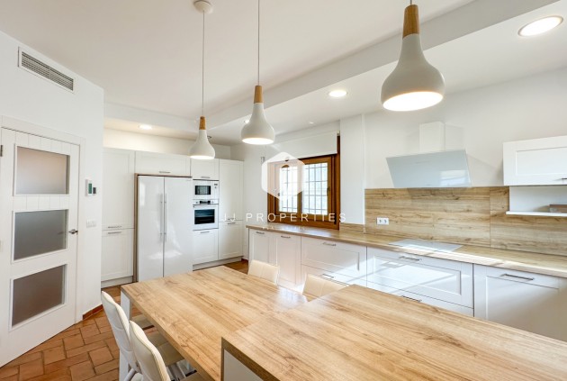 Aus zweiter Hand - Villa -
Dehesa de Campoamor - Costa Blanca