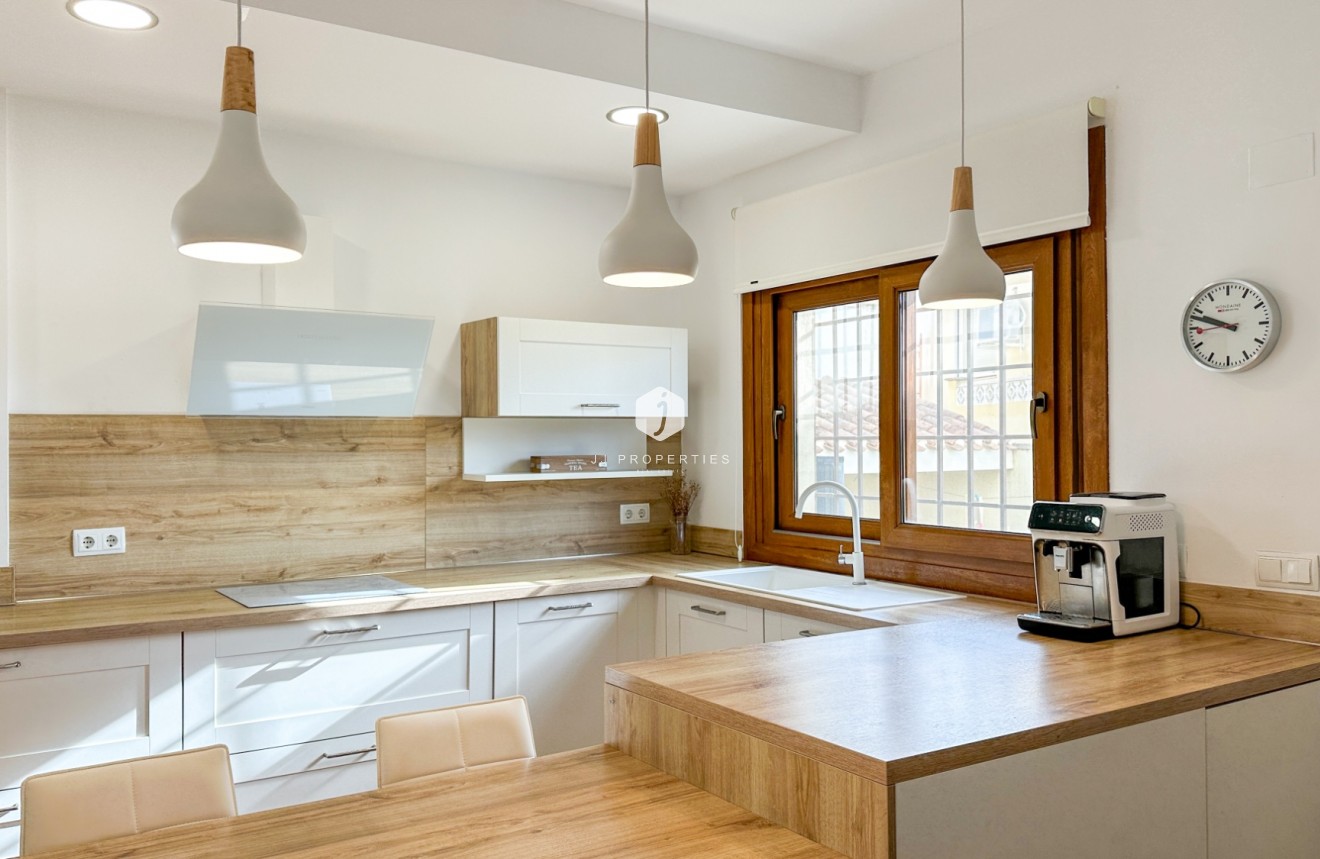 Aus zweiter Hand - Villa -
Dehesa de Campoamor - Costa Blanca