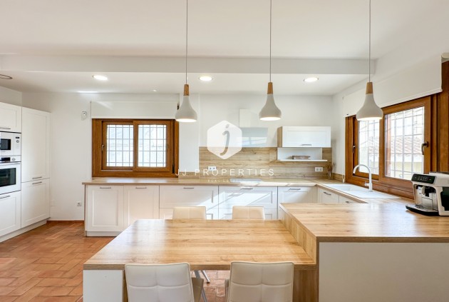 Aus zweiter Hand - Villa -
Dehesa de Campoamor - Costa Blanca