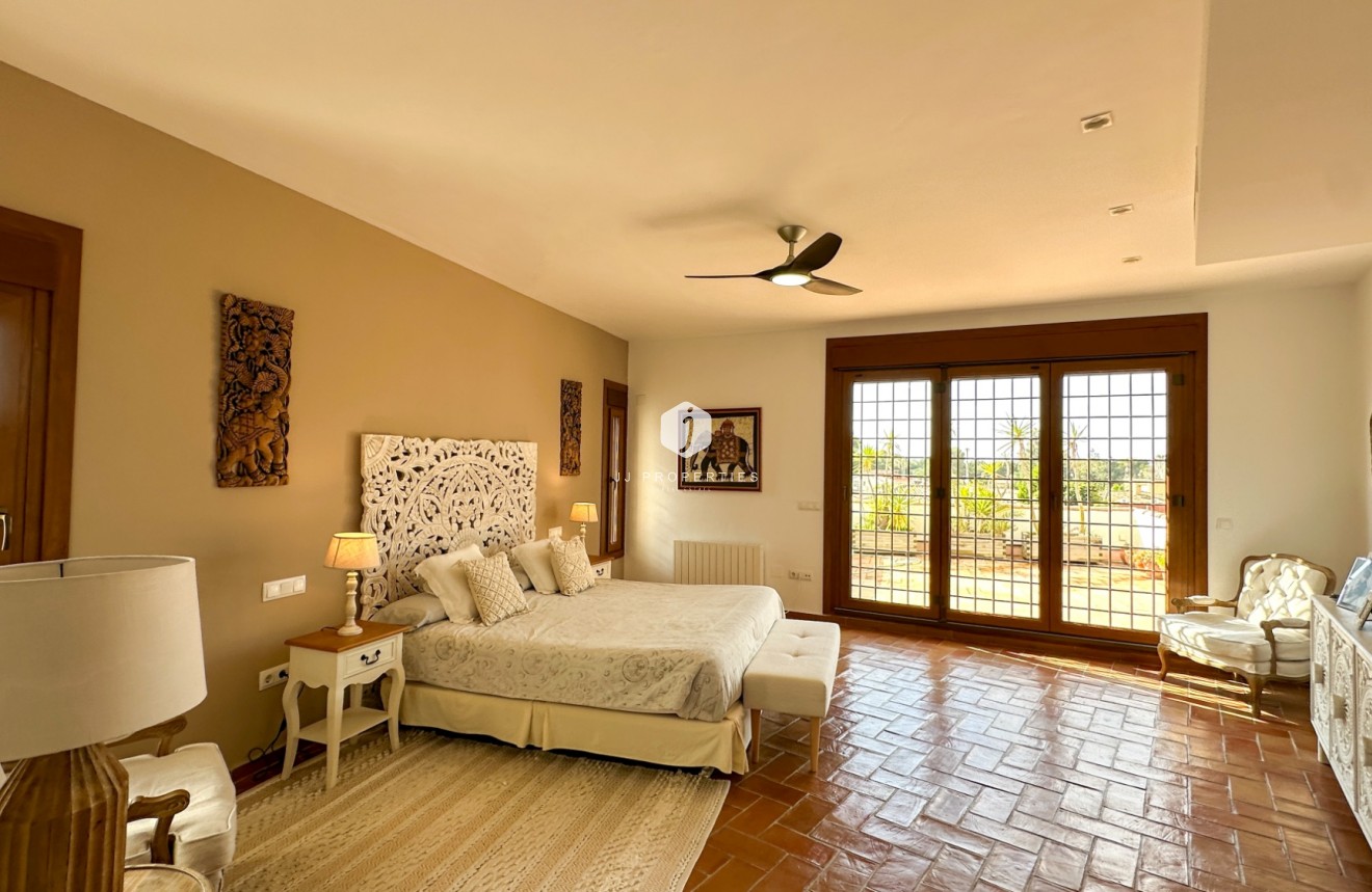 Aus zweiter Hand - Villa -
Dehesa de Campoamor - Costa Blanca